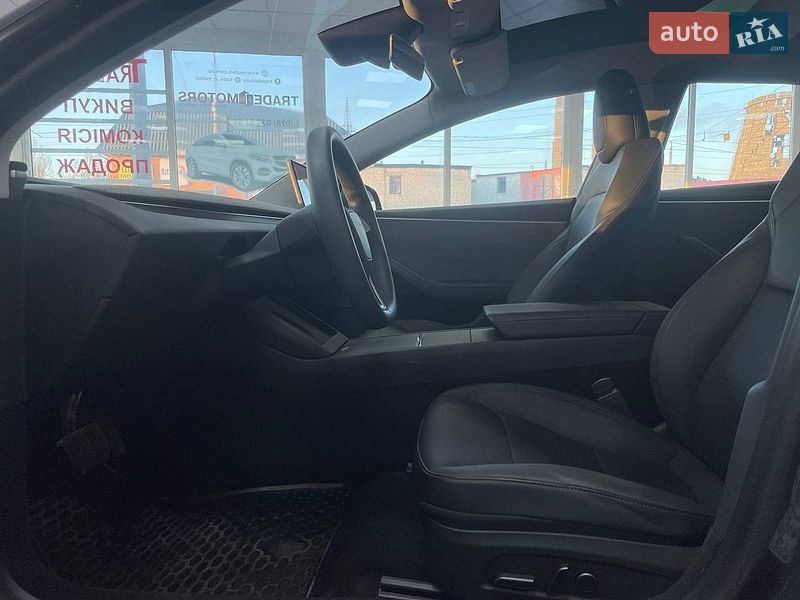 Седан Tesla Model 3 2024 в Киеве