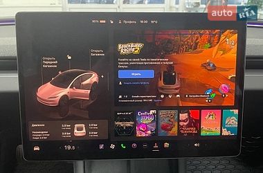 Седан Tesla Model 3 2024 в Киеве
