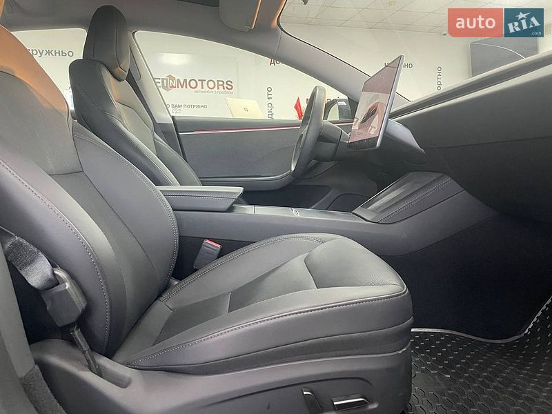 Седан Tesla Model 3 2024 в Киеве