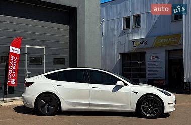 Седан Tesla Model 3 2020 в Києві