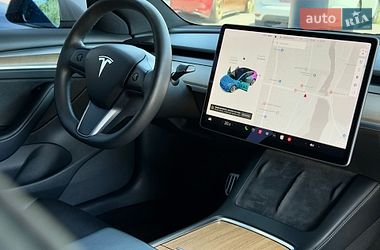 Седан Tesla Model 3 2021 в Виннице