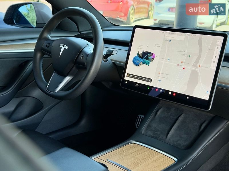 Седан Tesla Model 3 2021 в Виннице