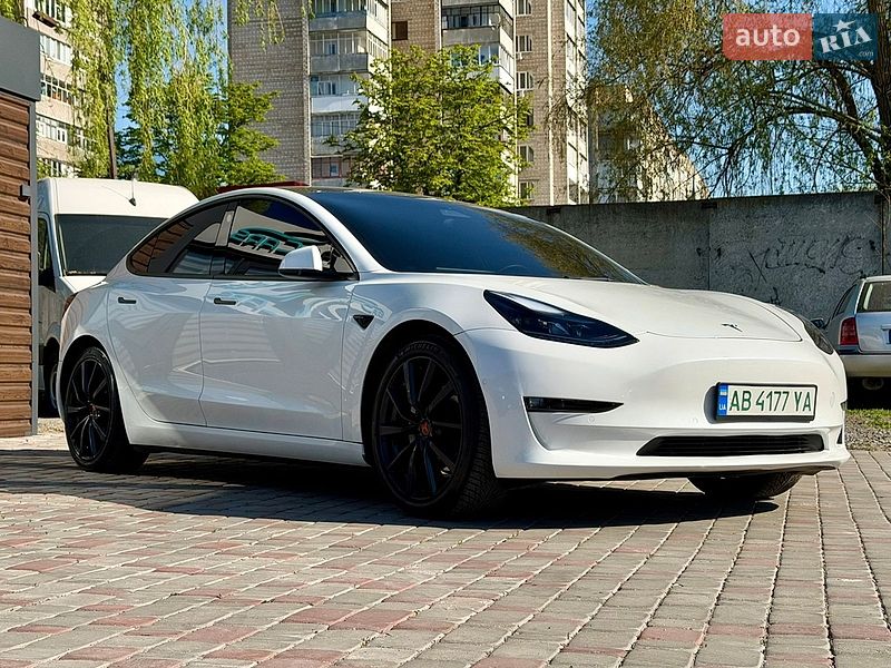 Седан Tesla Model 3 2021 в Виннице