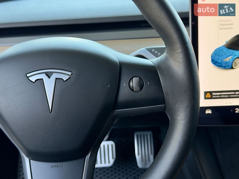 Седан Tesla Model 3 2021 в Виннице