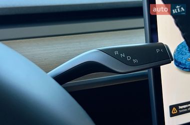 Седан Tesla Model 3 2021 в Виннице