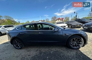 Седан Tesla Model 3 2020 в Ивано-Франковске