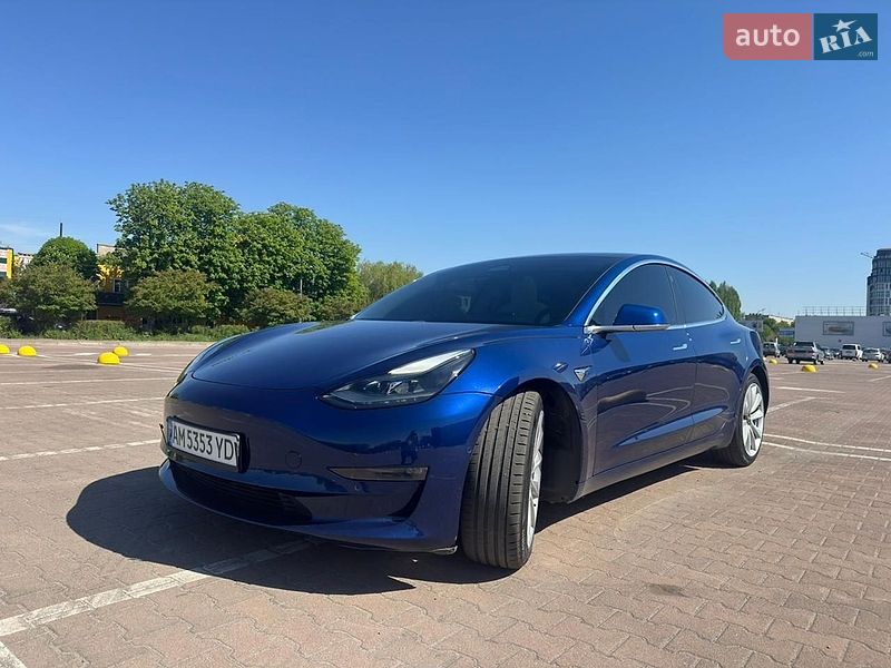 Седан Tesla Model 3 2020 в Житомире