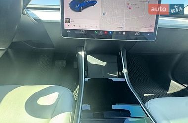 Седан Tesla Model 3 2020 в Житомире