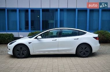 Седан Tesla Model 3 2021 в Львове