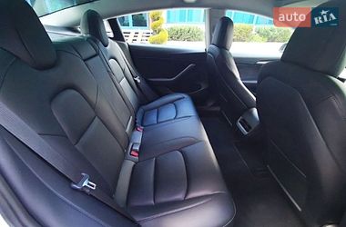 Седан Tesla Model 3 2021 в Львове