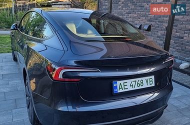 Седан Tesla Model 3 2024 в Дніпрі