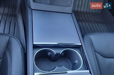 Седан Tesla Model 3 2024 в Дніпрі