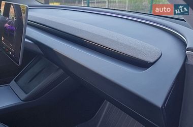 Седан Tesla Model 3 2024 в Дніпрі