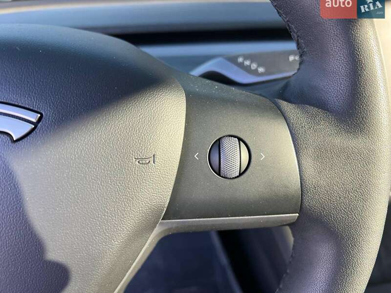 Седан Tesla Model 3 2021 в Львове