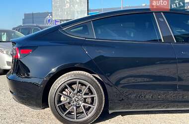 Седан Tesla Model 3 2021 в Львове