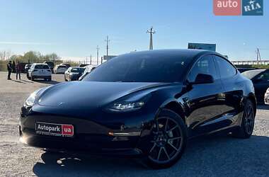 Седан Tesla Model 3 2021 в Львове