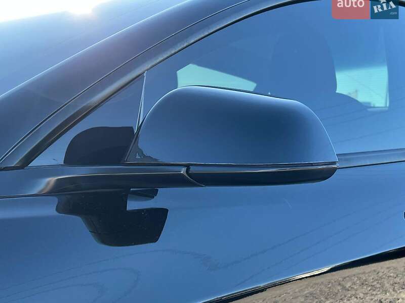 Седан Tesla Model 3 2021 в Львове