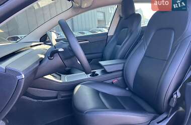 Седан Tesla Model 3 2021 в Львове