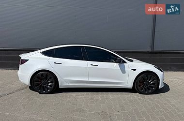 Седан Tesla Model 3 2021 в Киеве