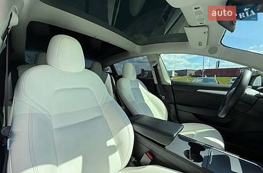 Седан Tesla Model 3 2021 в Киеве