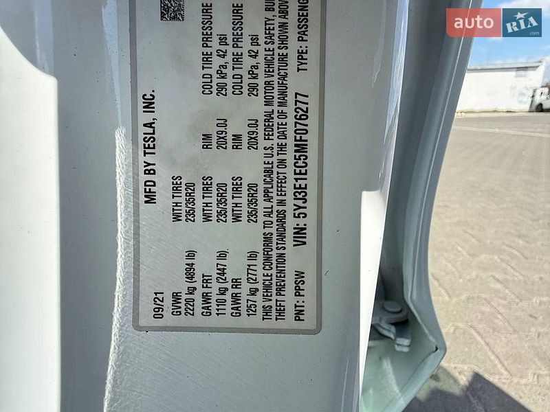 Седан Tesla Model 3 2021 в Киеве