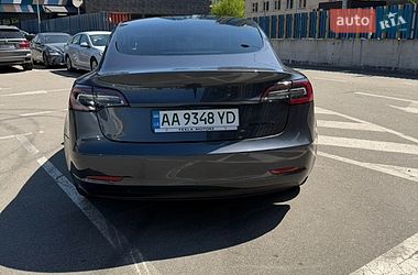 Седан Tesla Model 3 2021 в Киеве