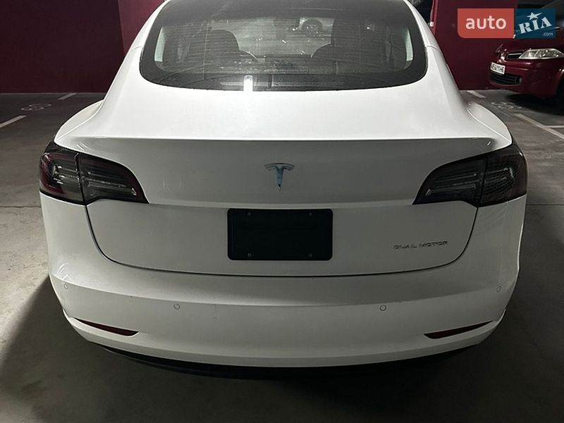 Седан Tesla Model 3 2022 в Дніпрі