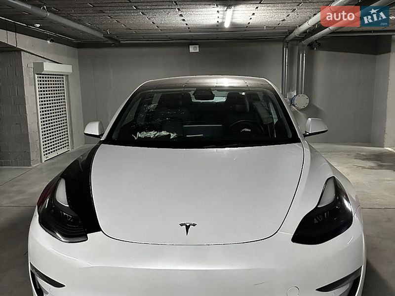 Седан Tesla Model 3 2022 в Дніпрі