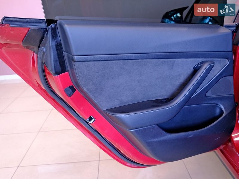 Седан Tesla Model 3 2021 в Одесі