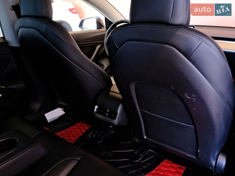 Седан Tesla Model 3 2021 в Одесі