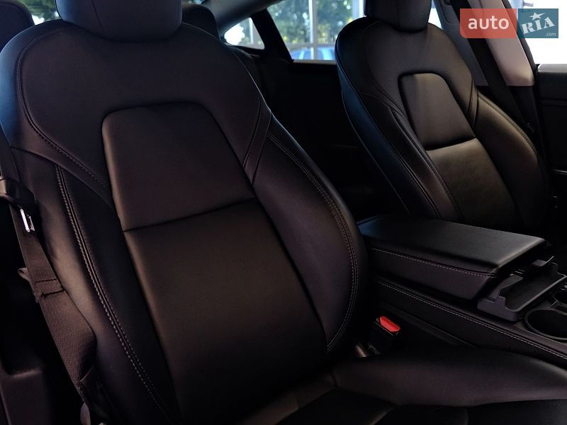 Седан Tesla Model 3 2021 в Одесі