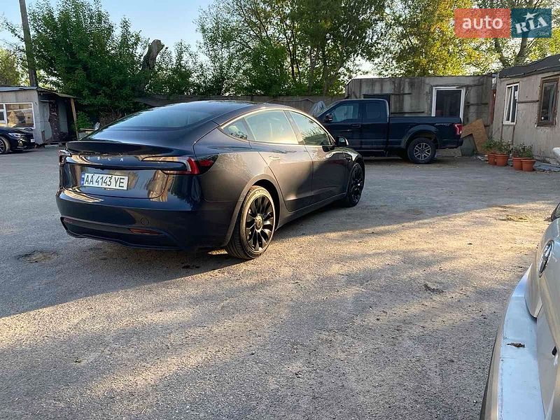 Седан Tesla Model 3 2024 в Киеве