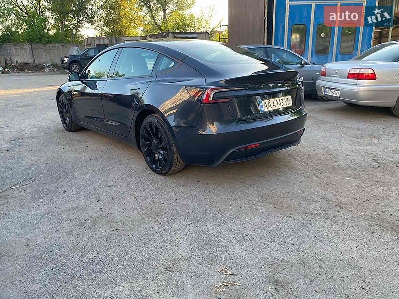 Седан Tesla Model 3 2024 в Киеве