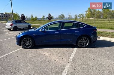 Седан Tesla Model 3 2019 в Черкассах
