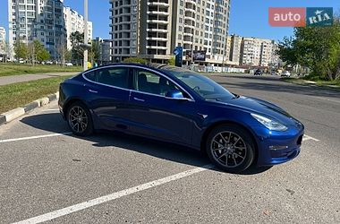 Седан Tesla Model 3 2019 в Черкассах