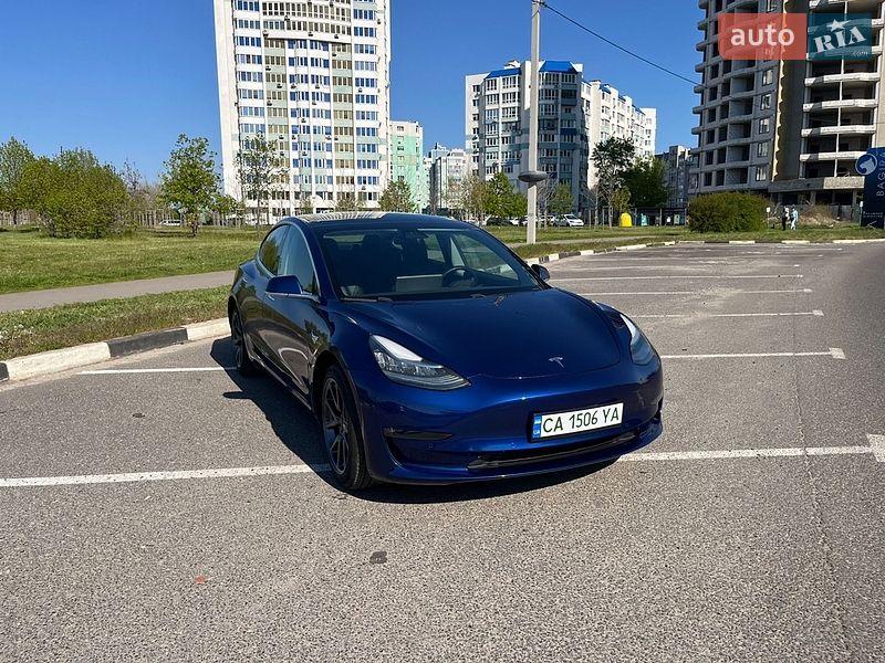 Седан Tesla Model 3 2019 в Черкассах