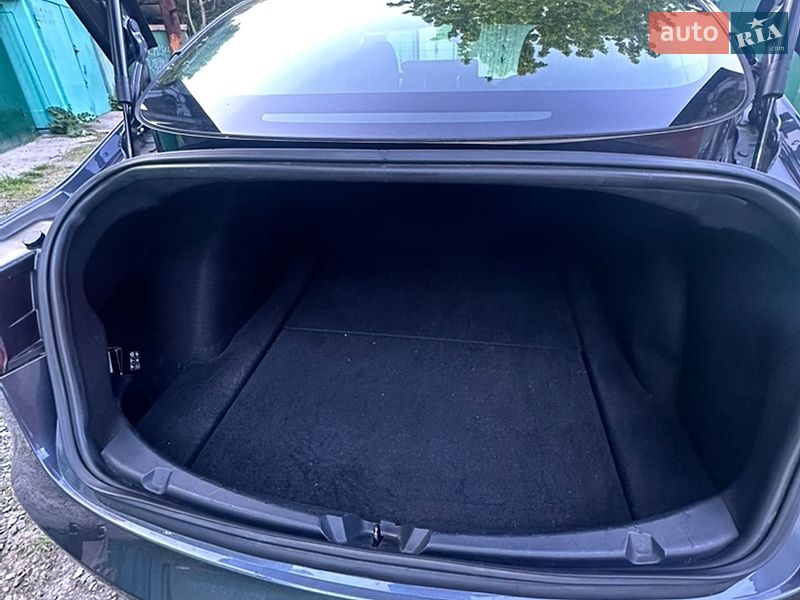 Седан Tesla Model 3 2019 в Одессе