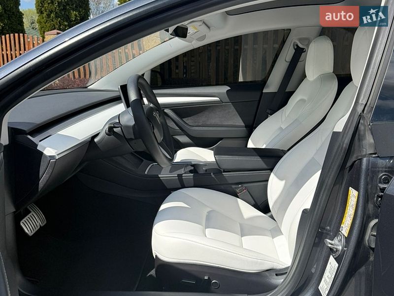 Седан Tesla Model 3 2021 в Днепре