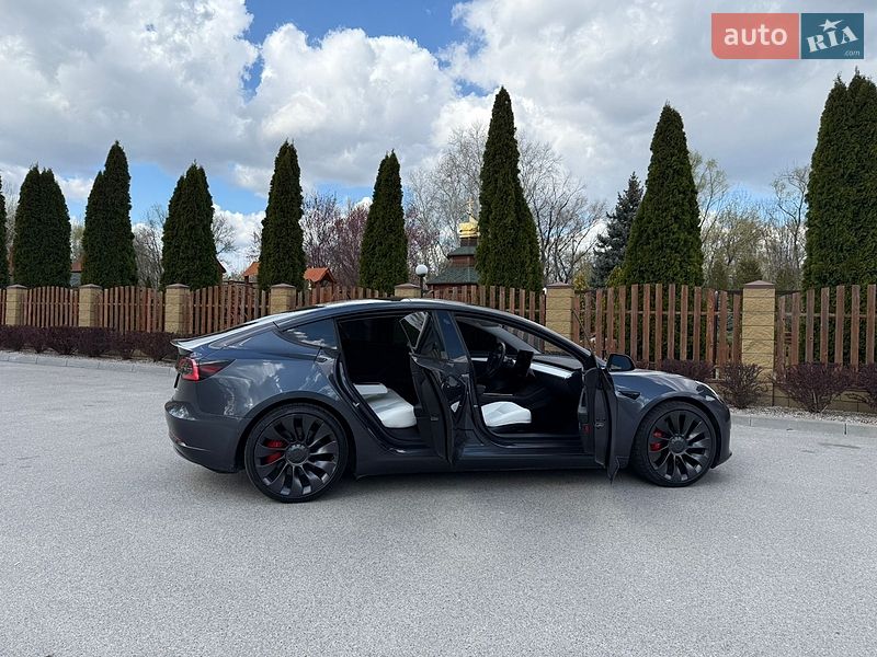 Седан Tesla Model 3 2021 в Днепре