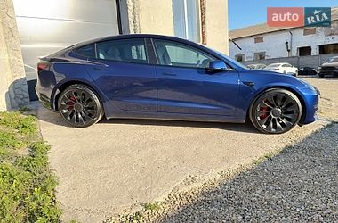 Седан Tesla Model 3 2023 в Львове