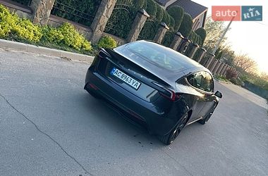 Седан Tesla Model 3 2025 в Нововолинську