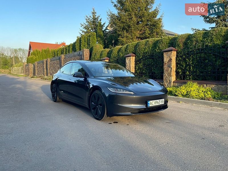 Седан Tesla Model 3 2025 в Нововолинську