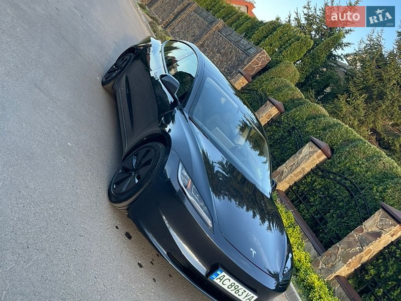 Седан Tesla Model 3 2025 в Нововолинську