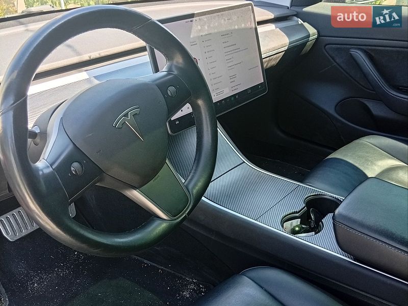 Седан Tesla Model 3 2018 в Сквире