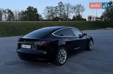 Седан Tesla Model 3 2019 в Львові