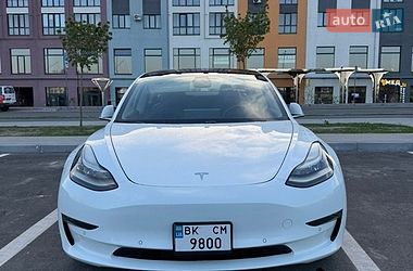 Седан Tesla Model 3 2018 в Ровно