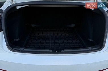 Седан Tesla Model 3 2018 в Ровно