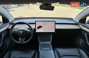 Седан Tesla Model 3 2021 в Луцке