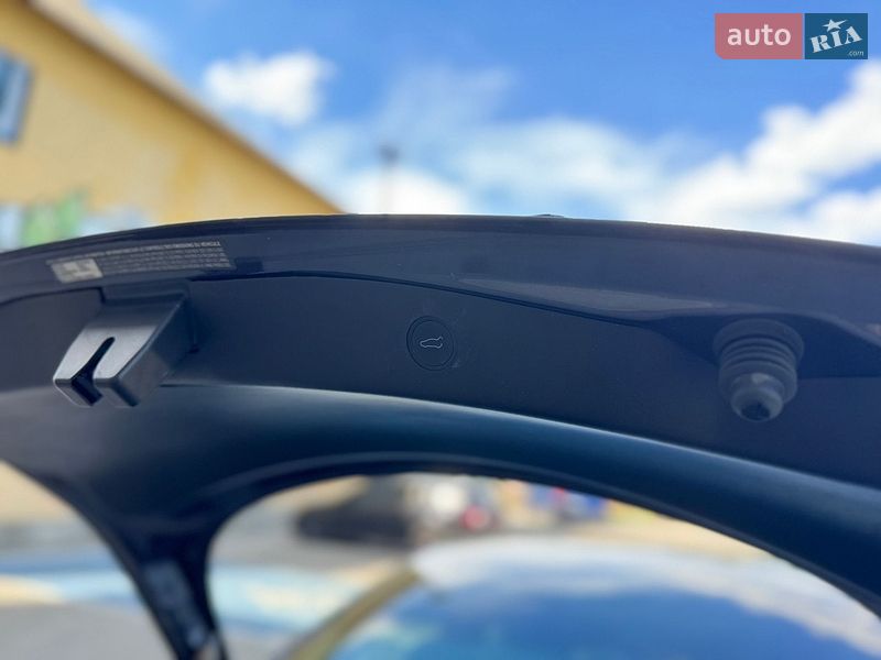 Седан Tesla Model 3 2021 в Луцке
