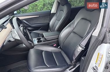 Седан Tesla Model 3 2023 в Львові